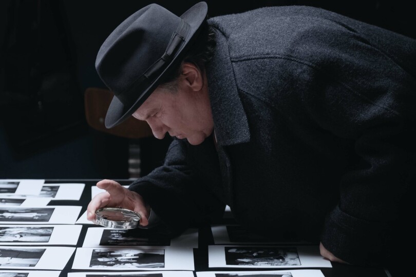 Gérard Depardieu dans le film Maigret et la jeune morte.